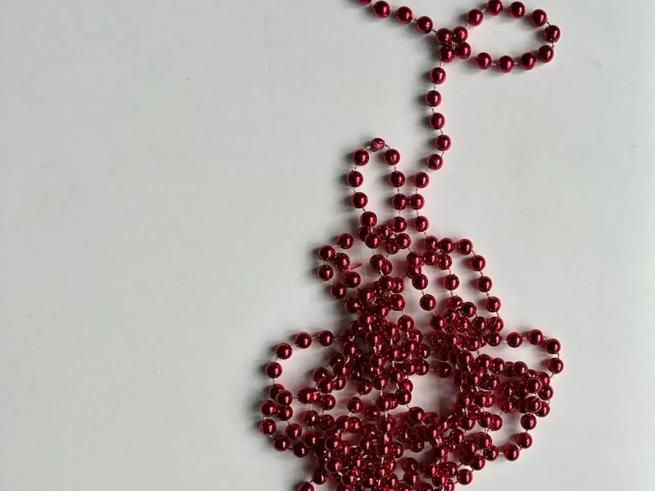 Billede 2 - Kuglekæde, rød, 270 cm