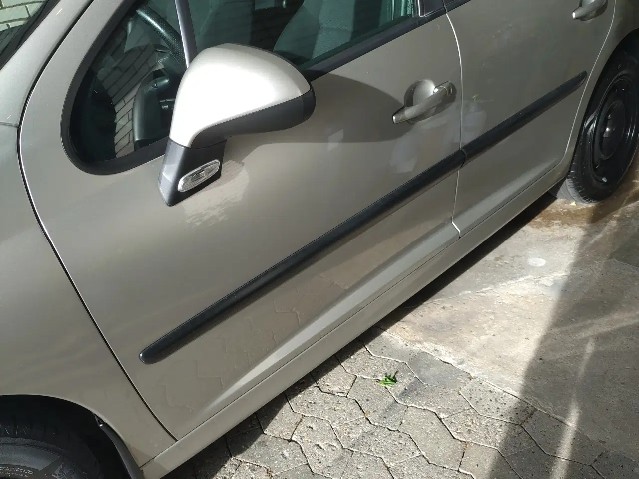 Billede 6 - Pæn og velholdt Peugeot 207  