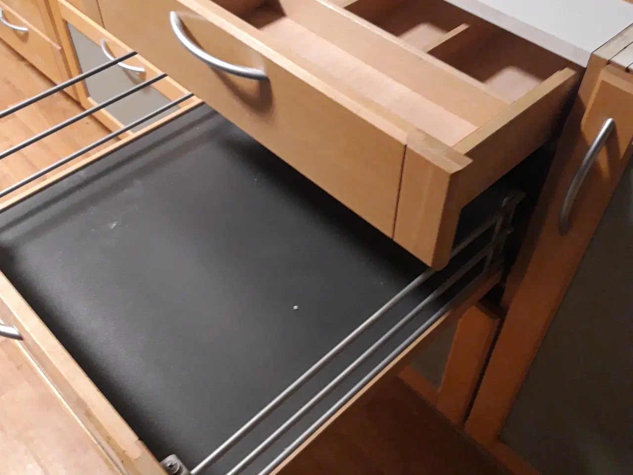 Billede 4 - Pæn og velholdt HTH køkken sælges