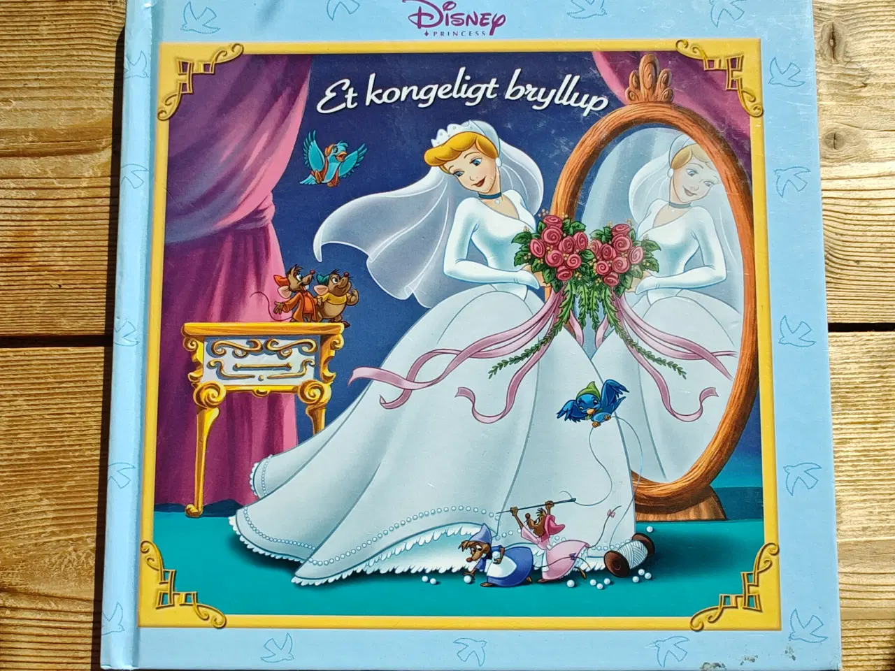 Billede 1 - Disney Princess - Et Kongeligt Bryllup BOG