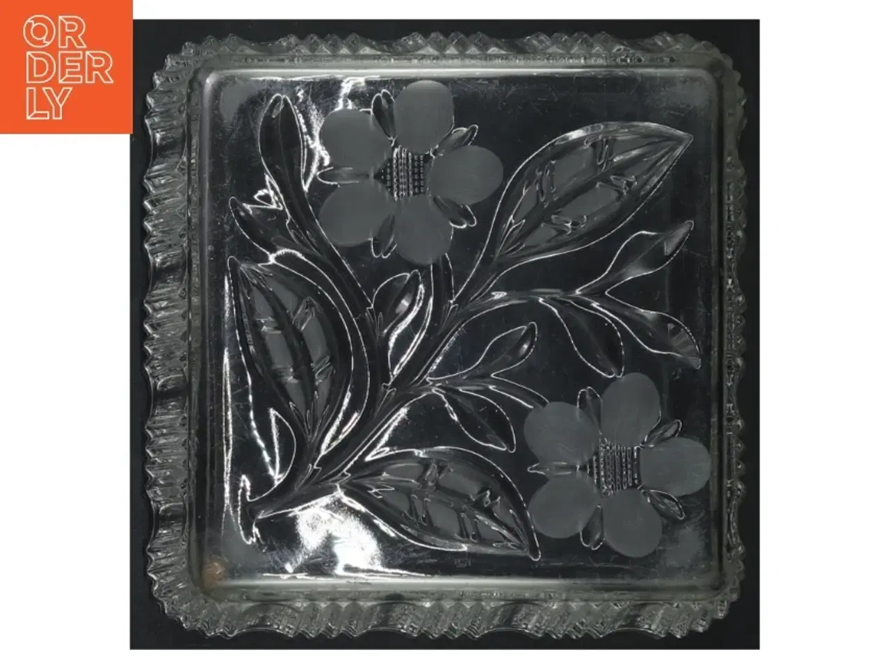 Billede 3 - Glasfad med blomstermotiv (str. 17 x 17 cm)