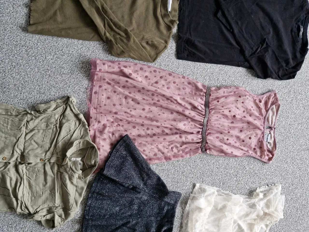 Billede 1 - Tøjpakke str 134