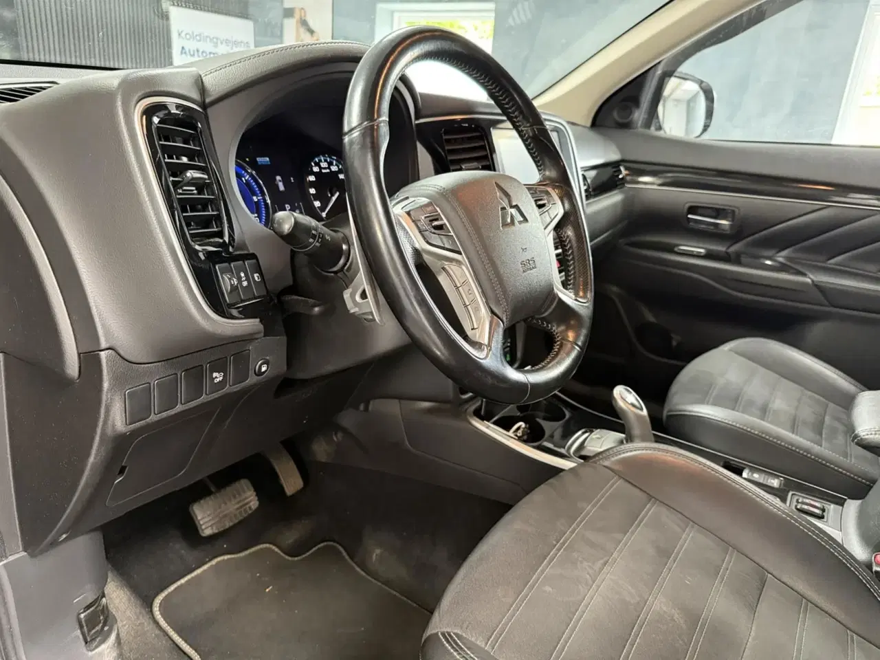 Billede 15 - Mitsubishi Outlander 2,4 PHEV  Plugin-hybrid Invite+ 4WD 224HK 5d 6g Trinl. Gear