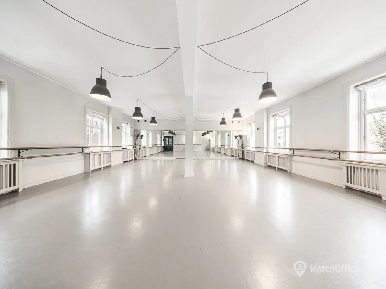 Billede 1 - Højloftet kontor på smukke Christianshavn