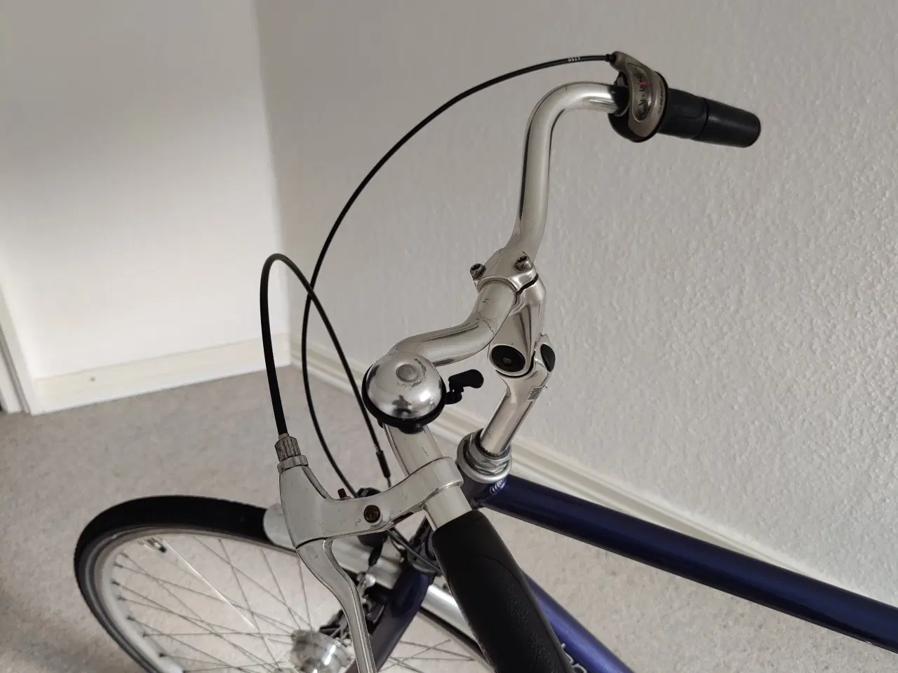 Billede 3 - Klassisk mørkeblå herrecykel.