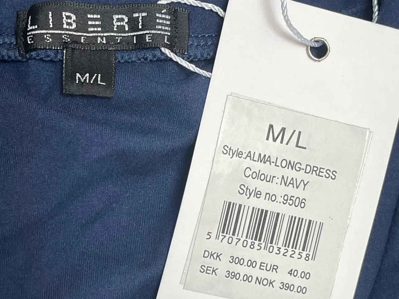 Billede 4 - Ny Liberté kjole, Str. M/L