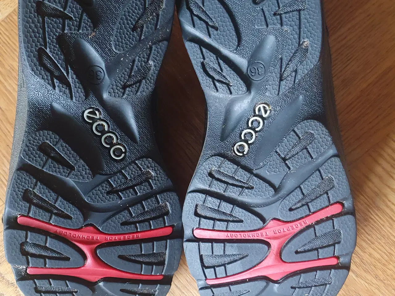 Billede 2 - Lækker fritidssko ecco str. 36.