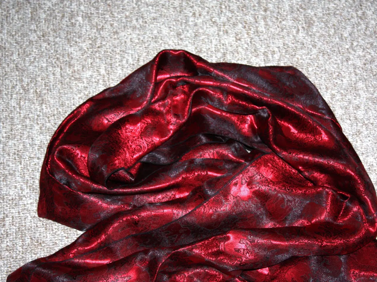 Billede 2 - Silke tørklæde med elefanter 176 cm x 67 cm