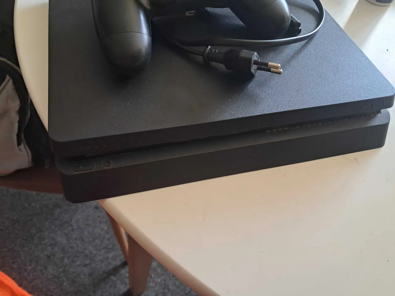 Billede 1 - Playstation 4 sælges