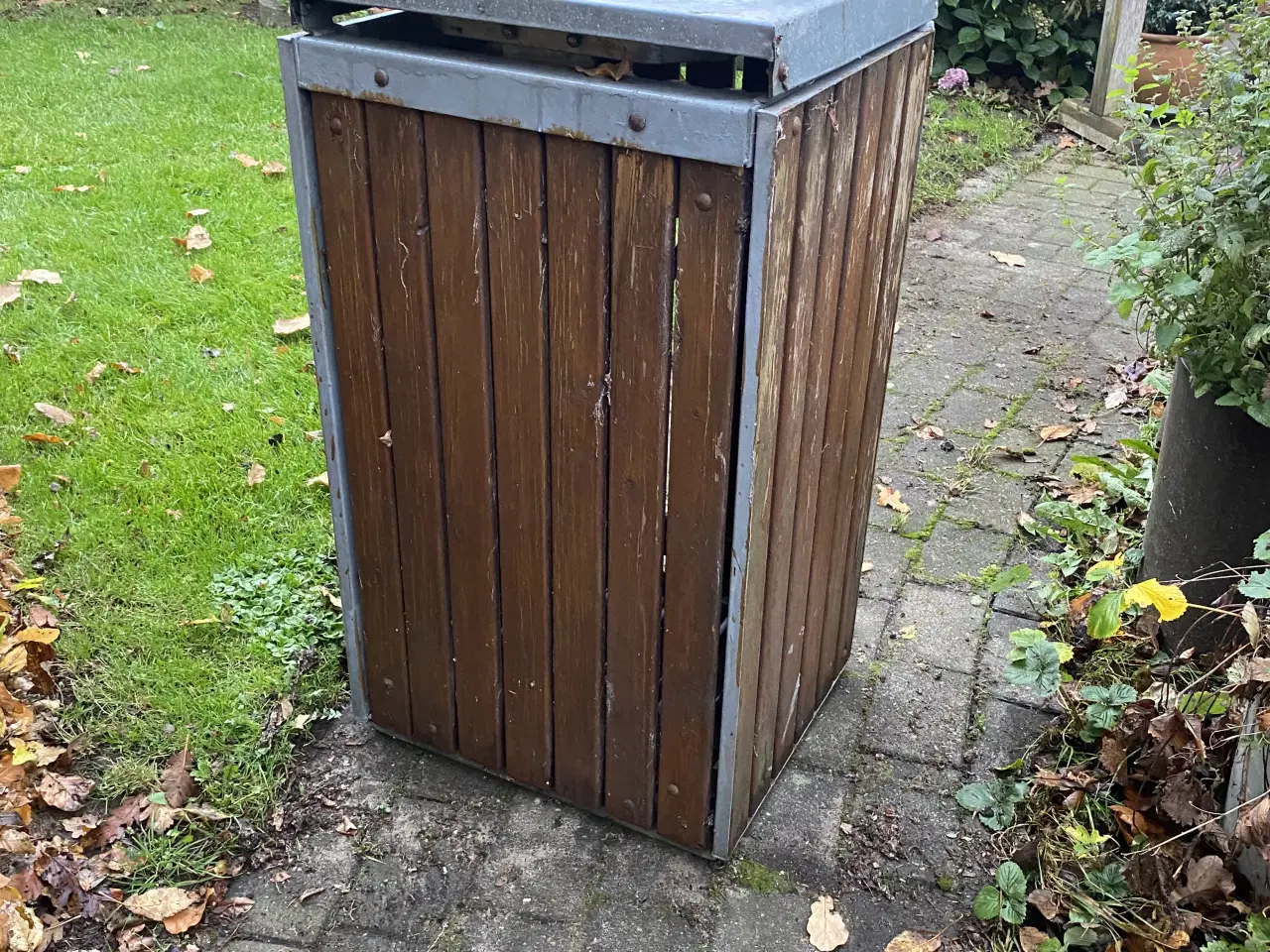 Billede 2 - Affaldsstativ med låge