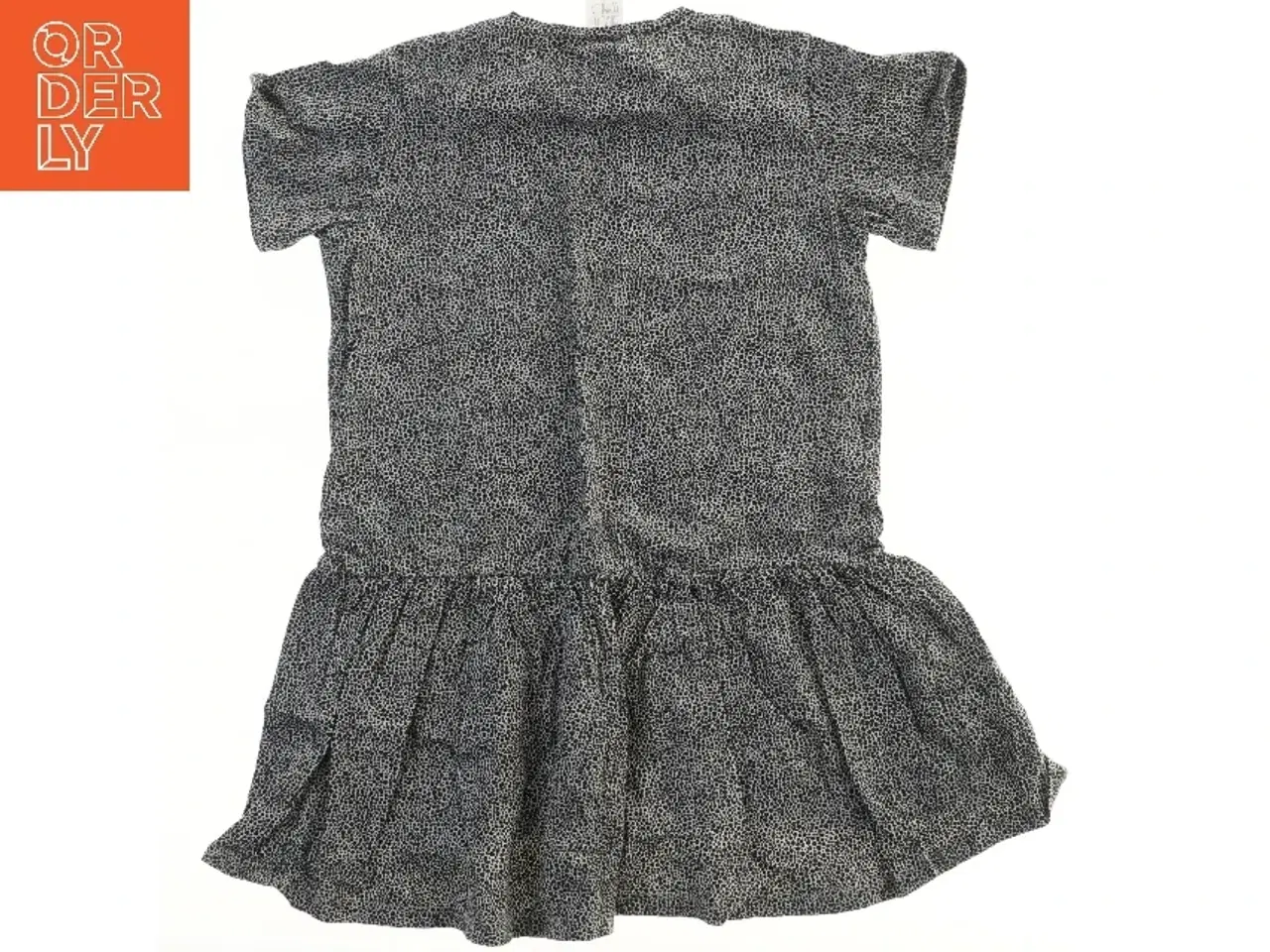 Billede 2 - Kortærmet kjole med mønster (str. 122)