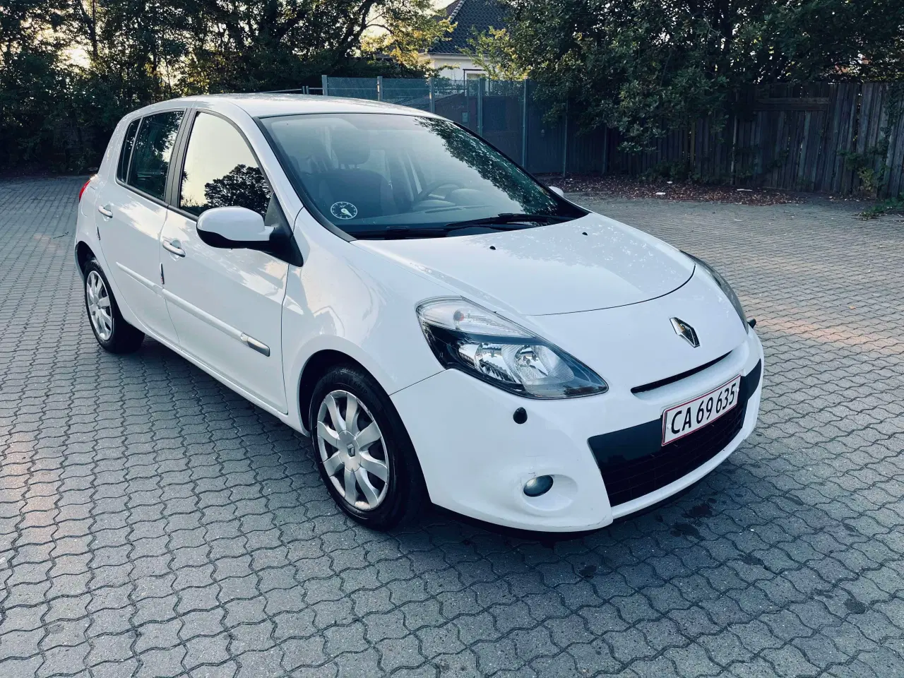 Billede 1 - Renault Clio III 1,2 16 V Nysynet Km 102000