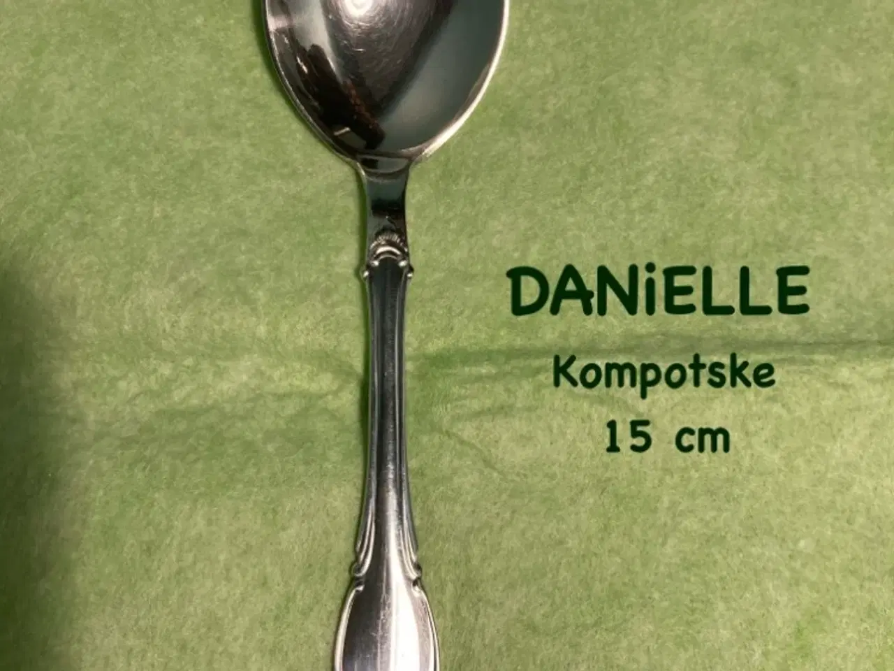 Billede 1 - Danielle kompotske