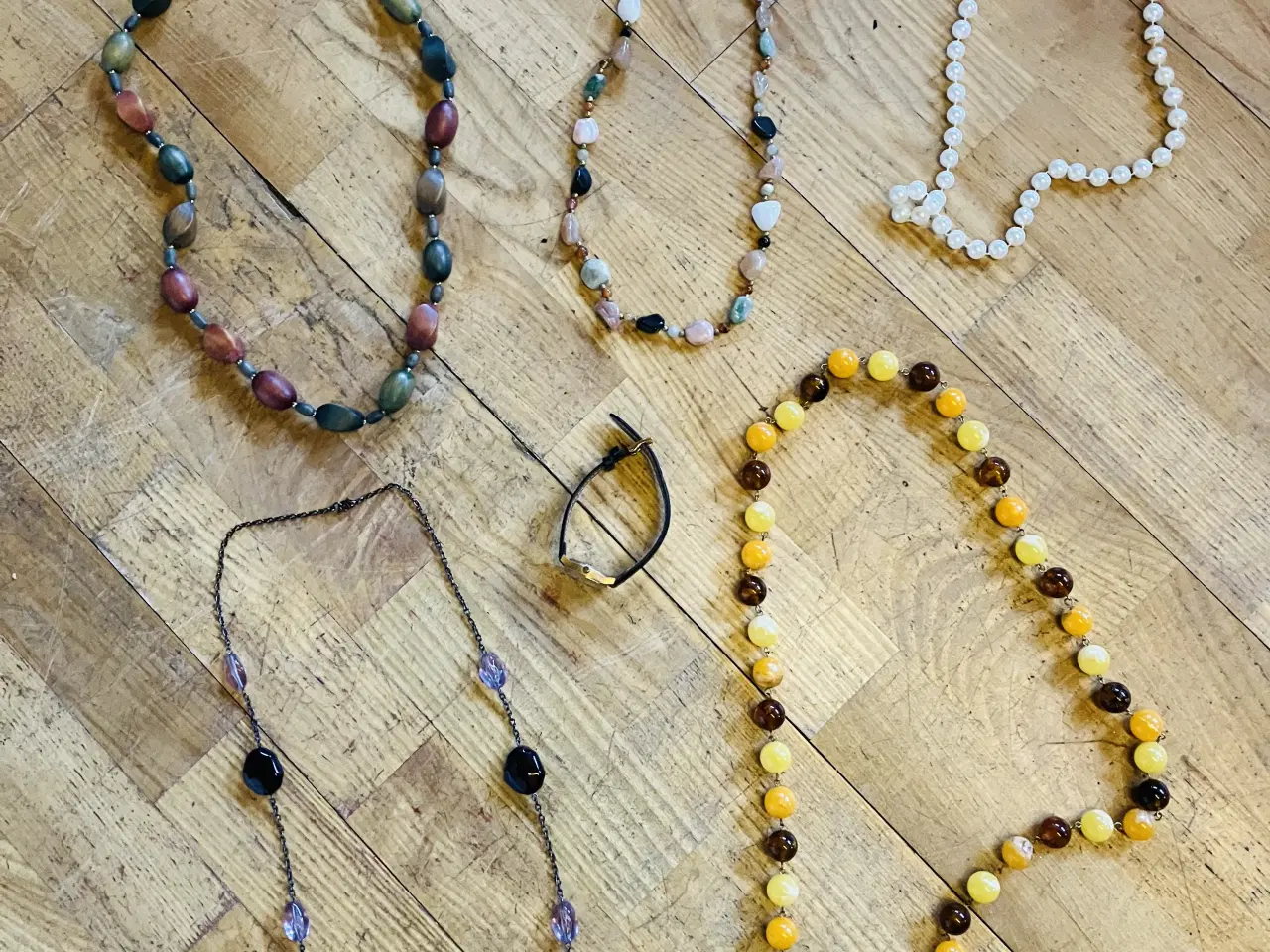 Billede 1 - Fem fine halskæder