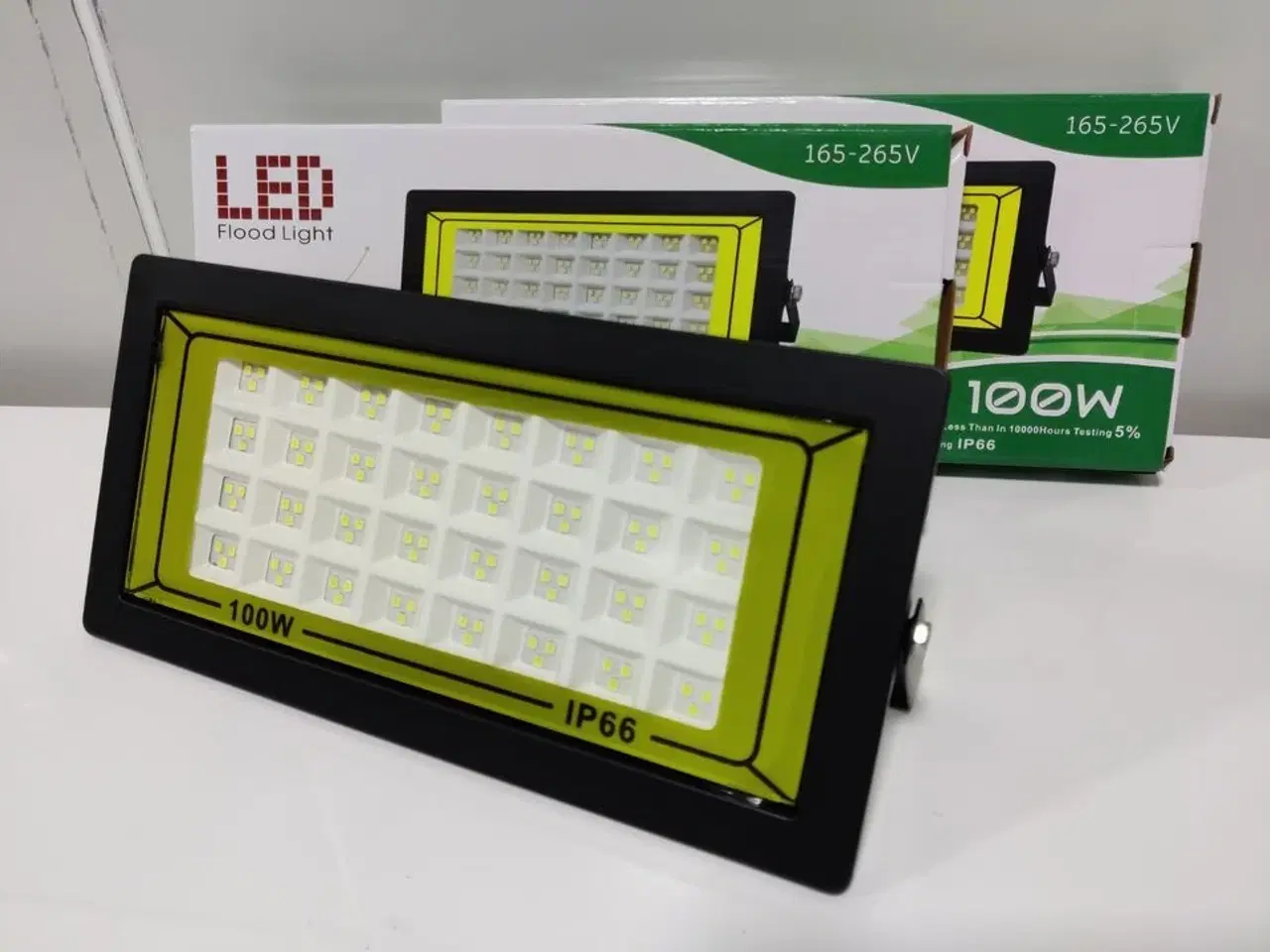 Billede 1 - 2 stk. 100 watt LED Projektør, vandtæt.