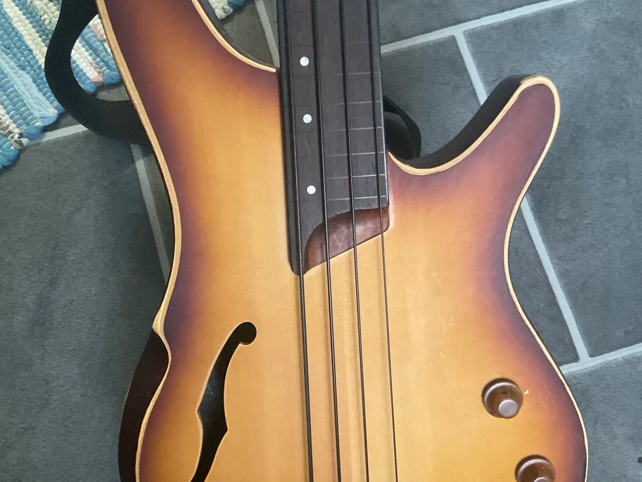 Billede 2 - båndløs bas, elektrisk, ibanez SRH500F-NNF