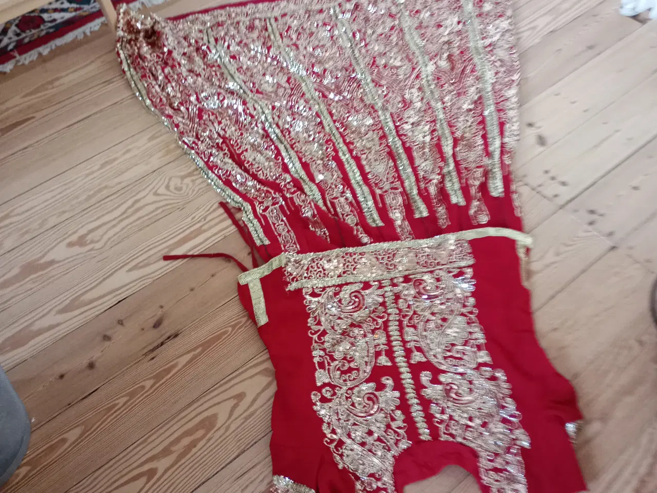 Billede 2 - Brudekjole fra indien