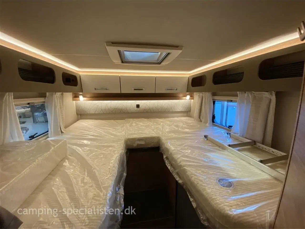 Billede 12 - 2026 - Weinsberg Pepper Edition MEG 640 Mercedes   Weinsberg CaraCompact 640 MEG Edition Pepper MB 2026 - Kan snart ses nu hos Camping-Specialisten.dk