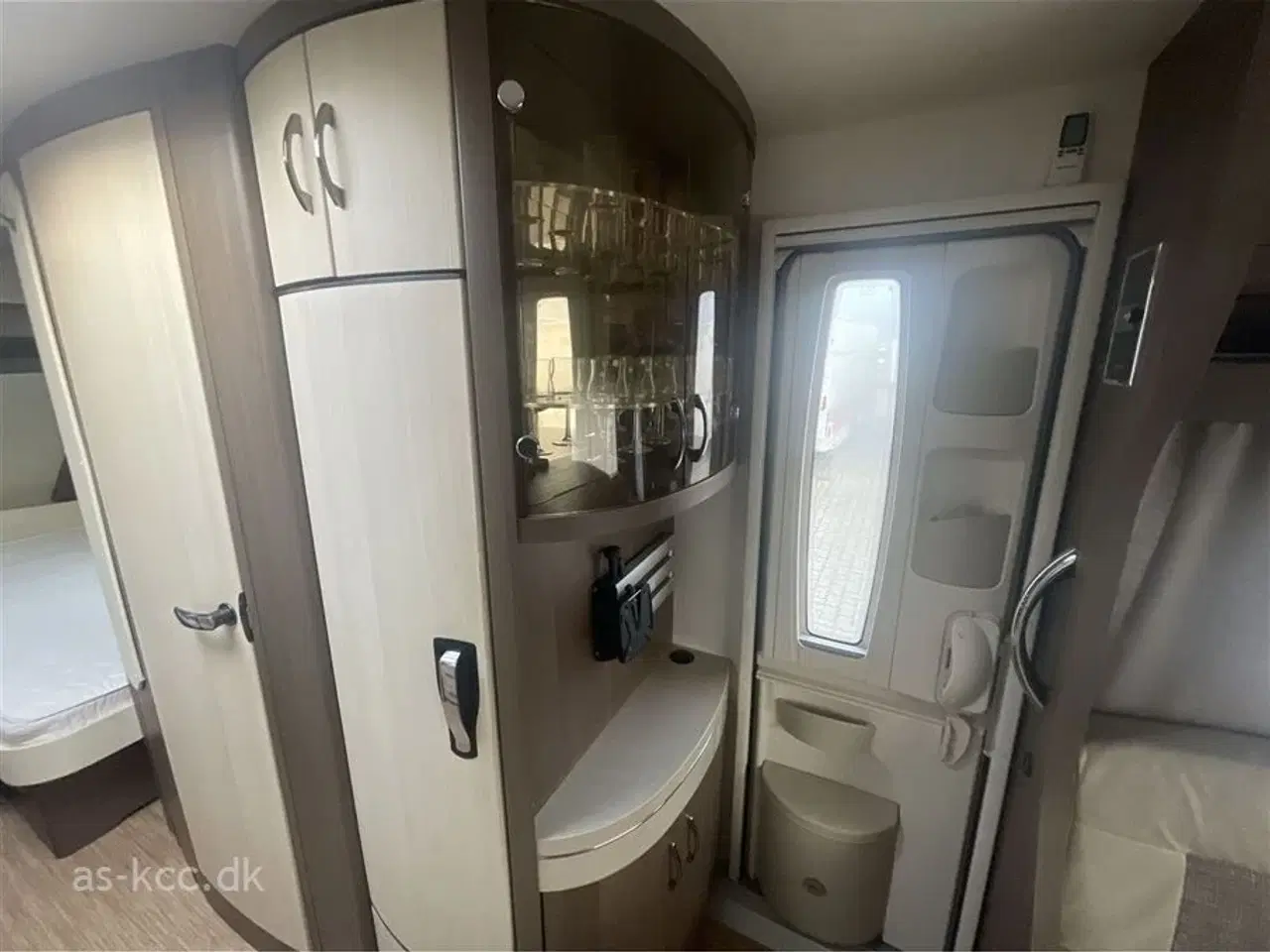 Billede 16 - 2014 - Hobby De Luxe 560 CFe   Hobby De Luxe 560 CFe  Dobbeltseng  Næsten NYT Penta fortelt