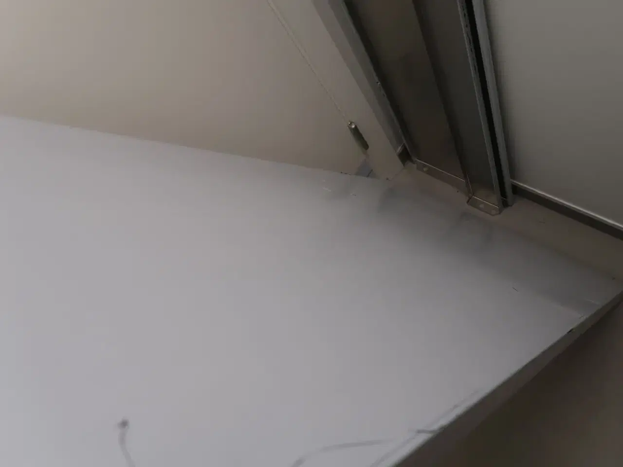 Billede 6 - Bord samt reol m.m.