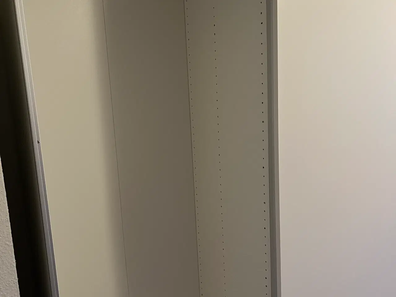 Billede 4 - PAX skab med HASVIK skydelåger
