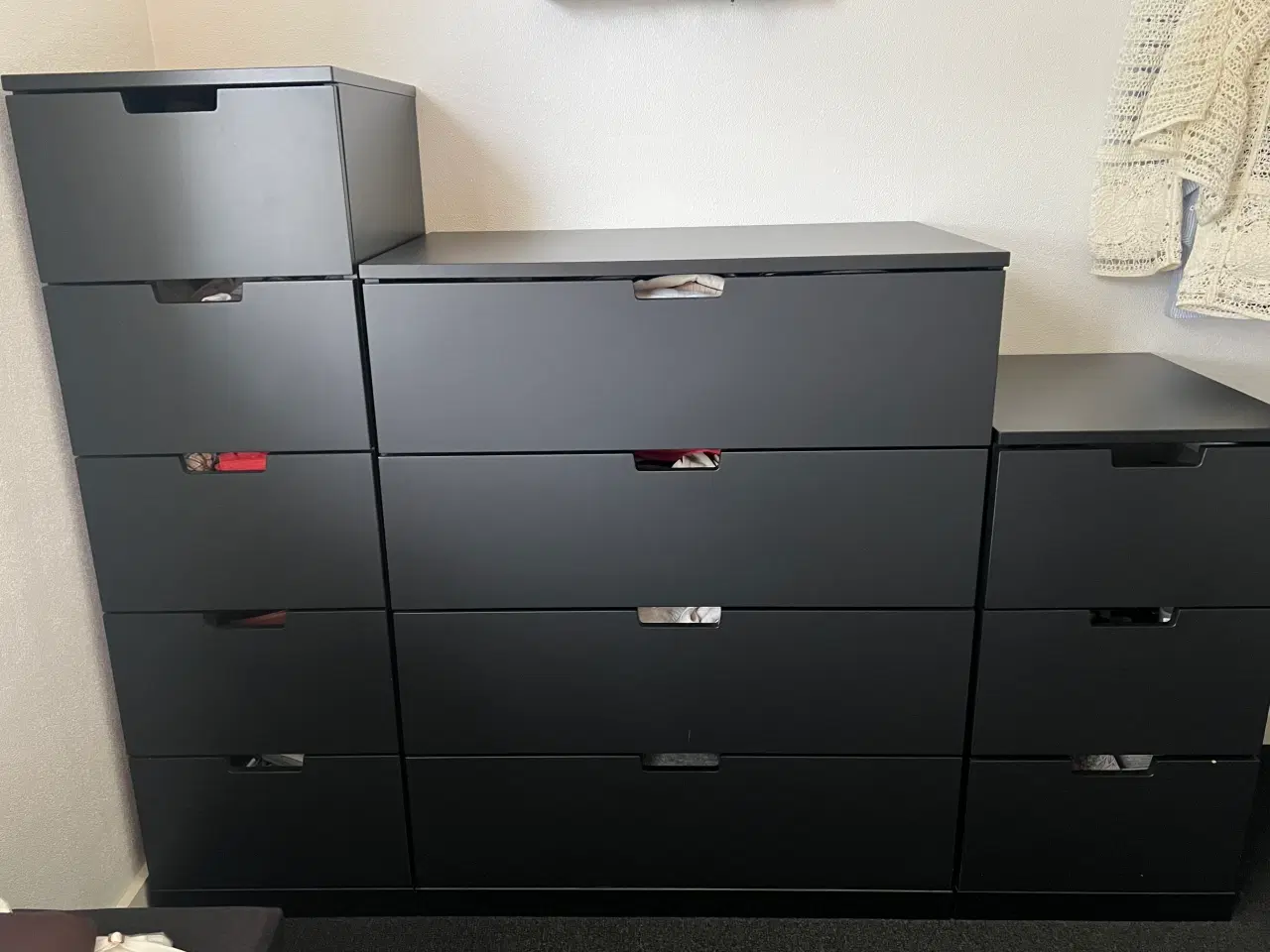 Billede 1 - Sort IKEA kommode sælges