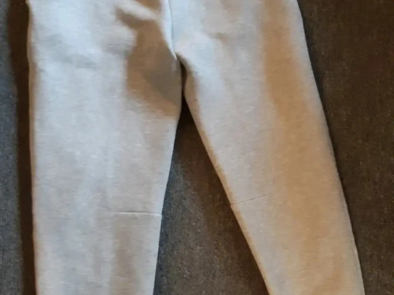 Billede 3 - Str. S. Nike Tech fleece  Dame model.