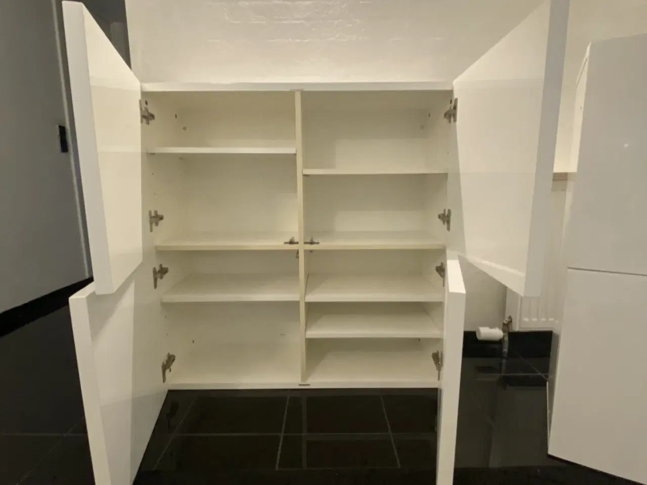 Billede 7 - Design Reolsystem med 4 låger på moduler fra Illum