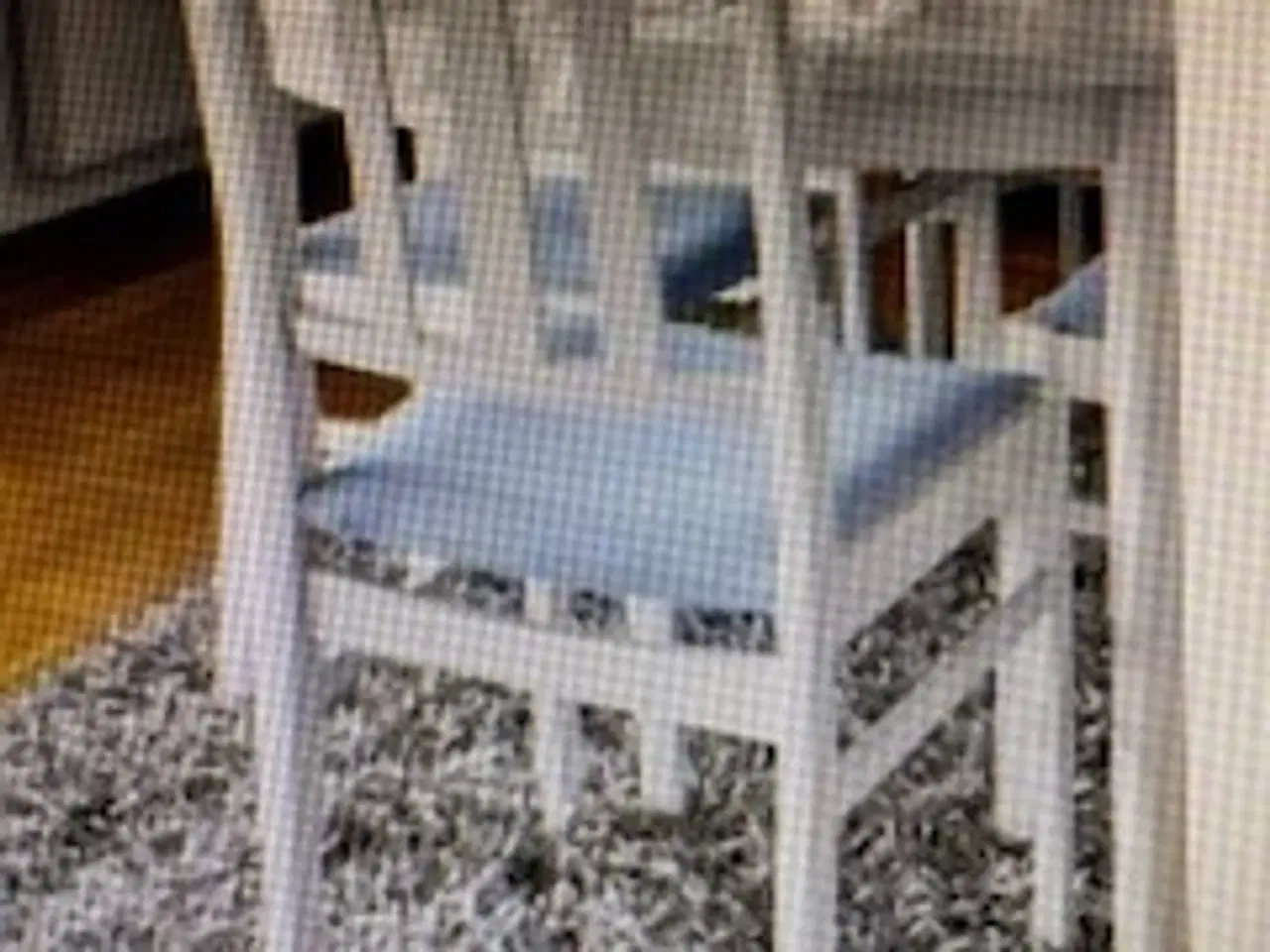 Billede 5 - RESERVERET /  Hvidt spisebord rundt / ovalt