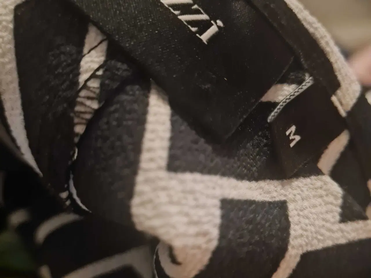 Billede 2 - Kjole str M 46-48 fra Zizzi 