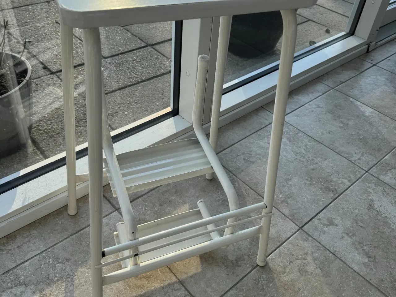 Billede 1 - Sød lille trappestige/ Taburet