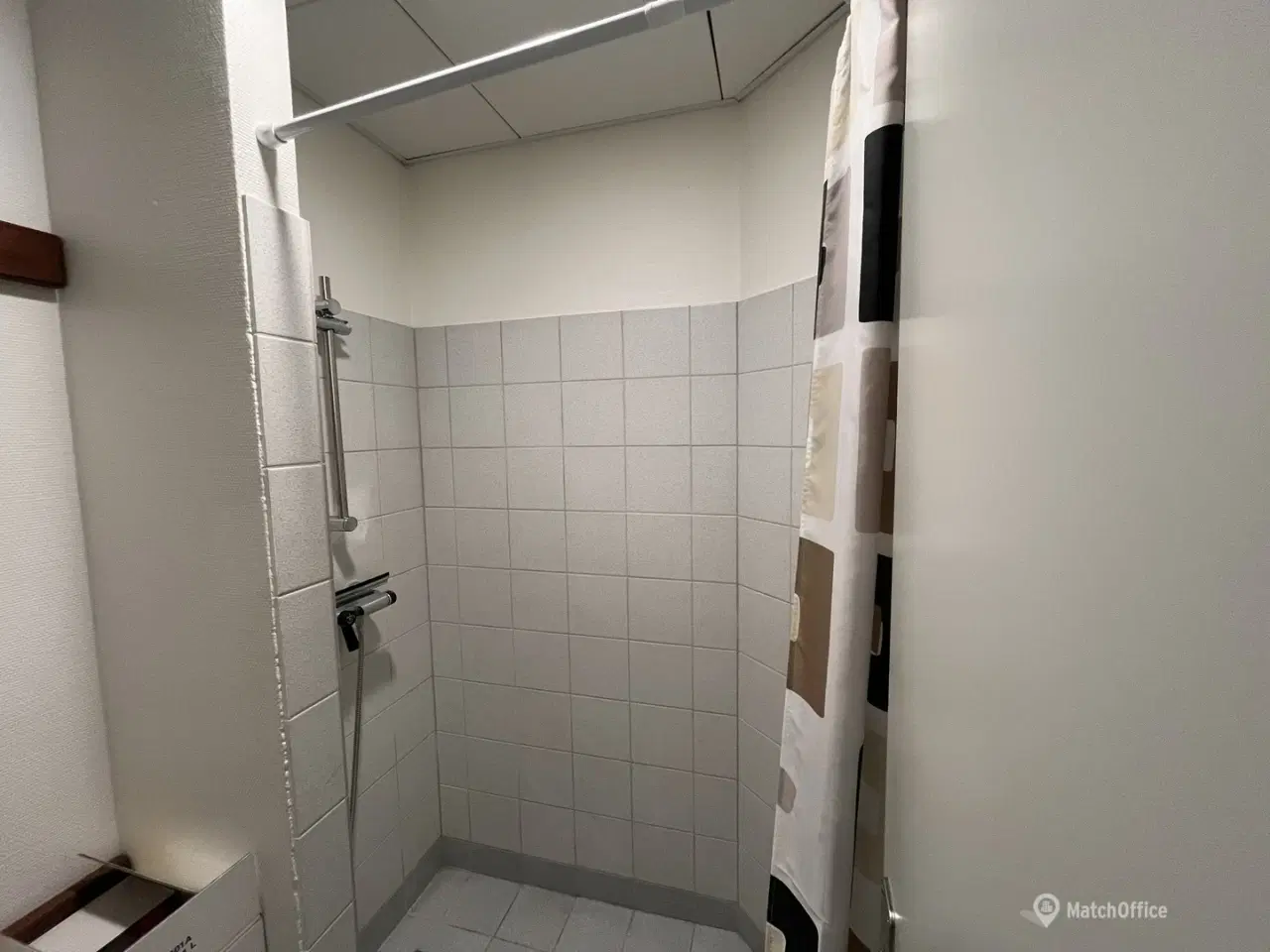 Billede 18 - Sjældent udbudt lagerlejemål m. kontor og showroom