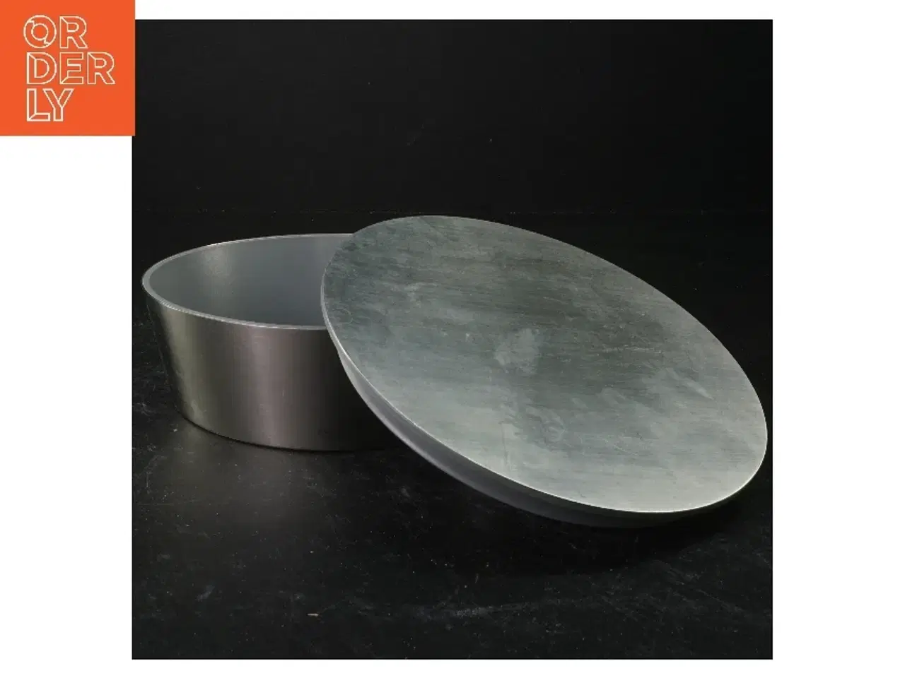Billede 3 - Rundt metal dåse og låg fra Eva Solo (str. 18 x 6 cm)