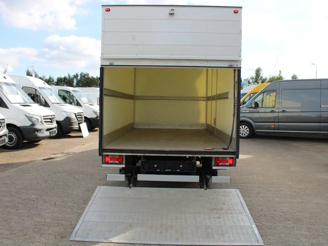 Billede 10 - Iveco Daily 2,3 35S14 Alukasse m/lift AG8