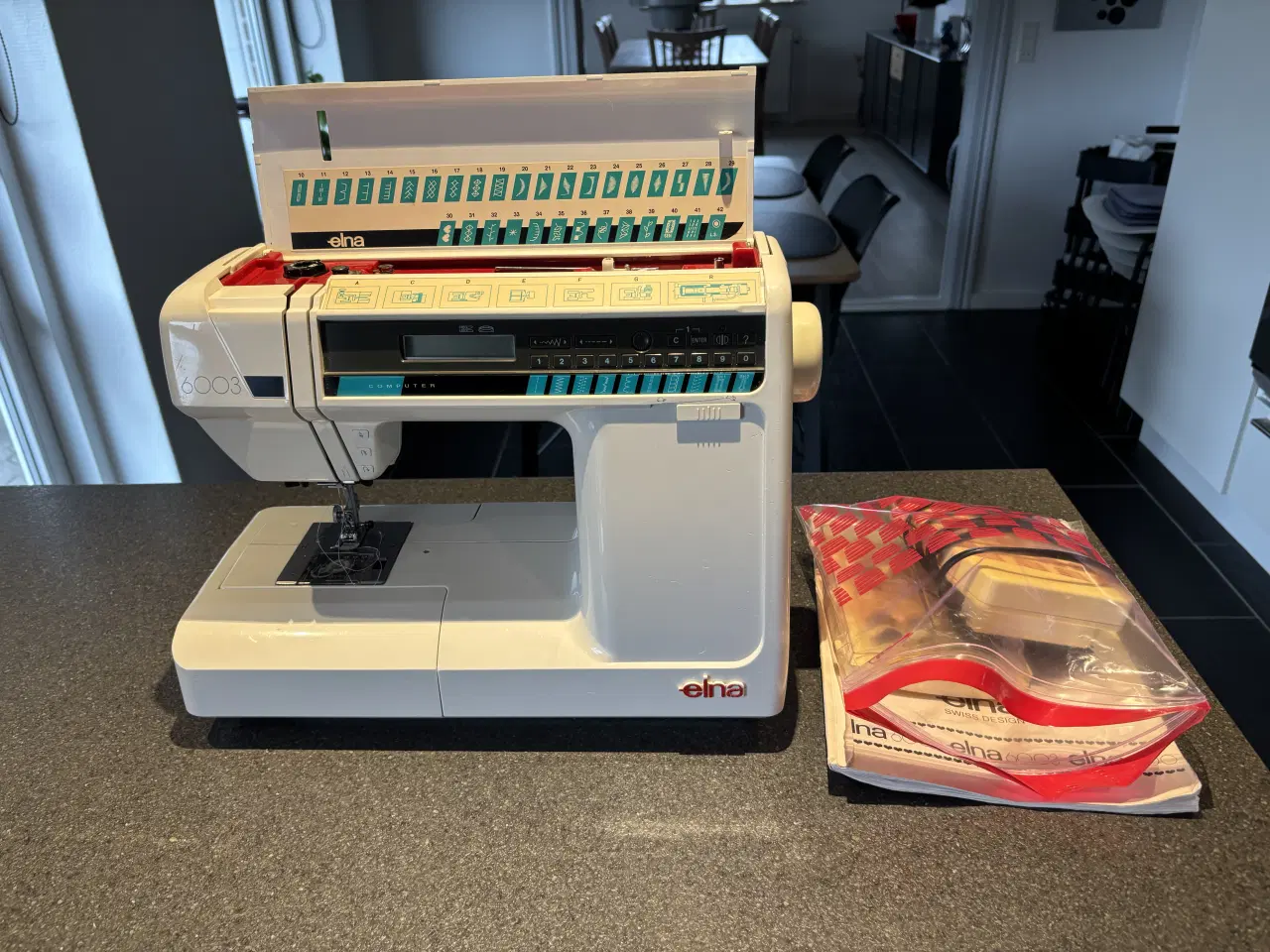 Billede 1 - Elna symaskine sælges fra dødsbo.