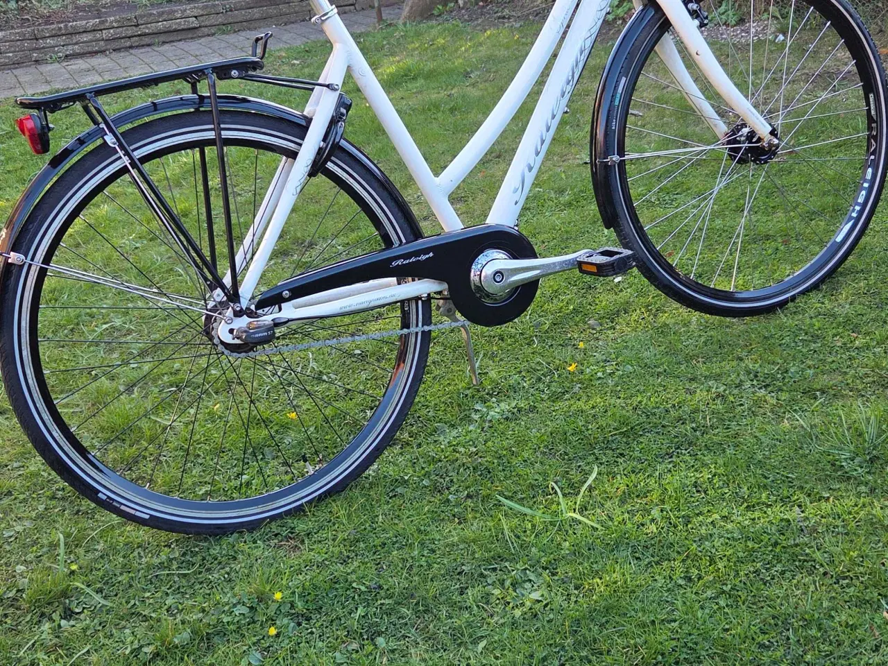 Billede 1 - RALEIGH 28" 7 gear. Nye dæk. Lås medfølger. For- o