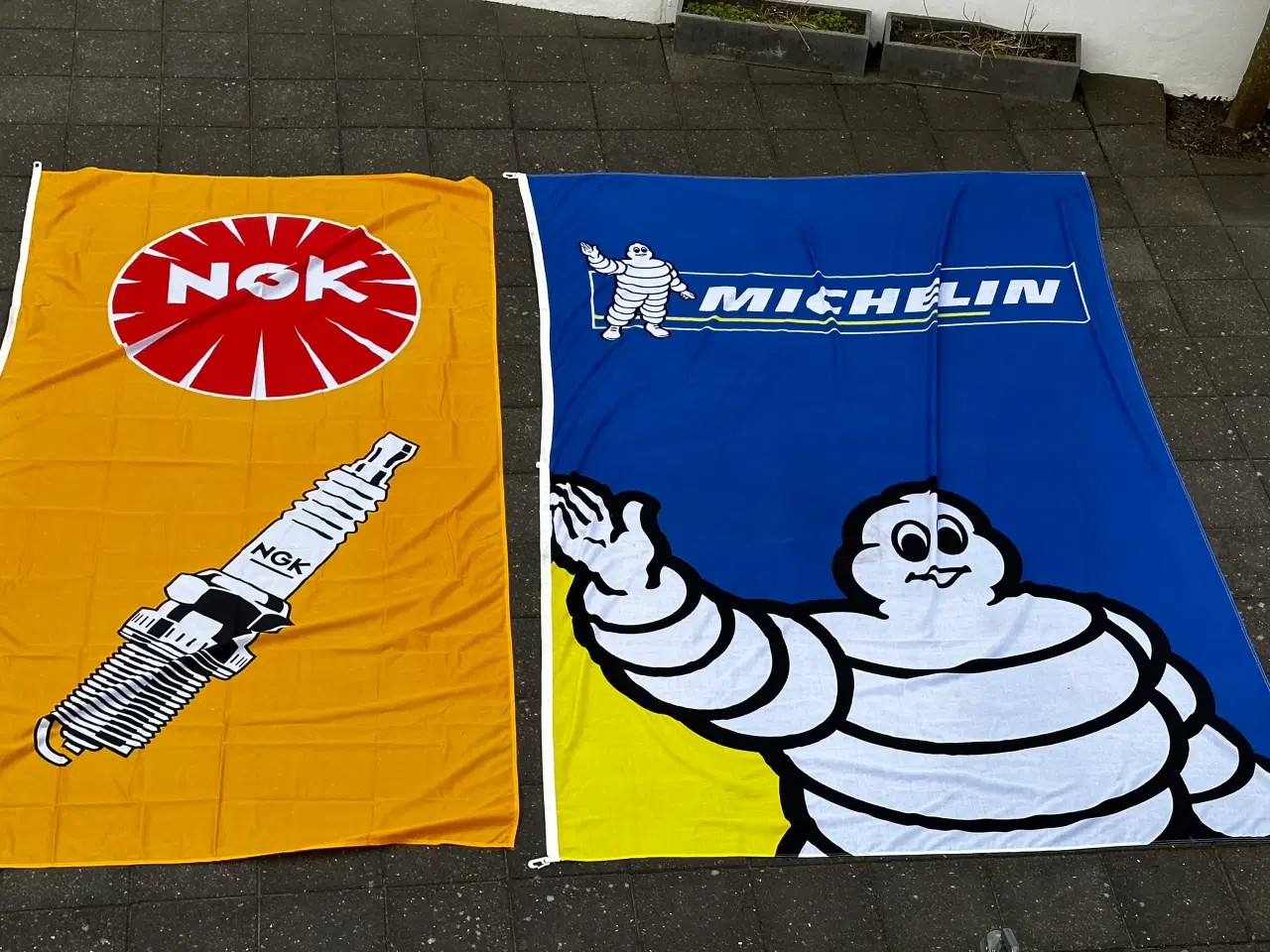 Billede 3 - Ngk og Michelin bannere