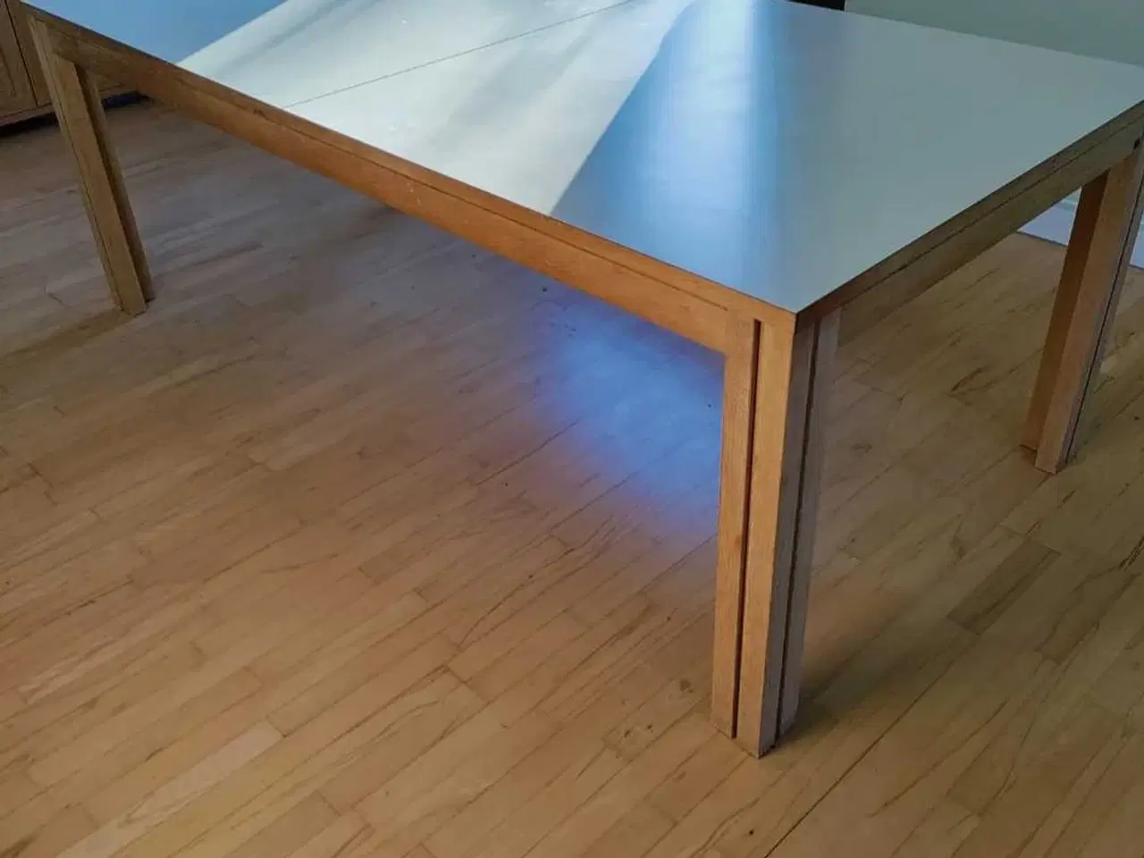 Billede 2 - Lækkert spisebord til hverdag og fest - op til 20!