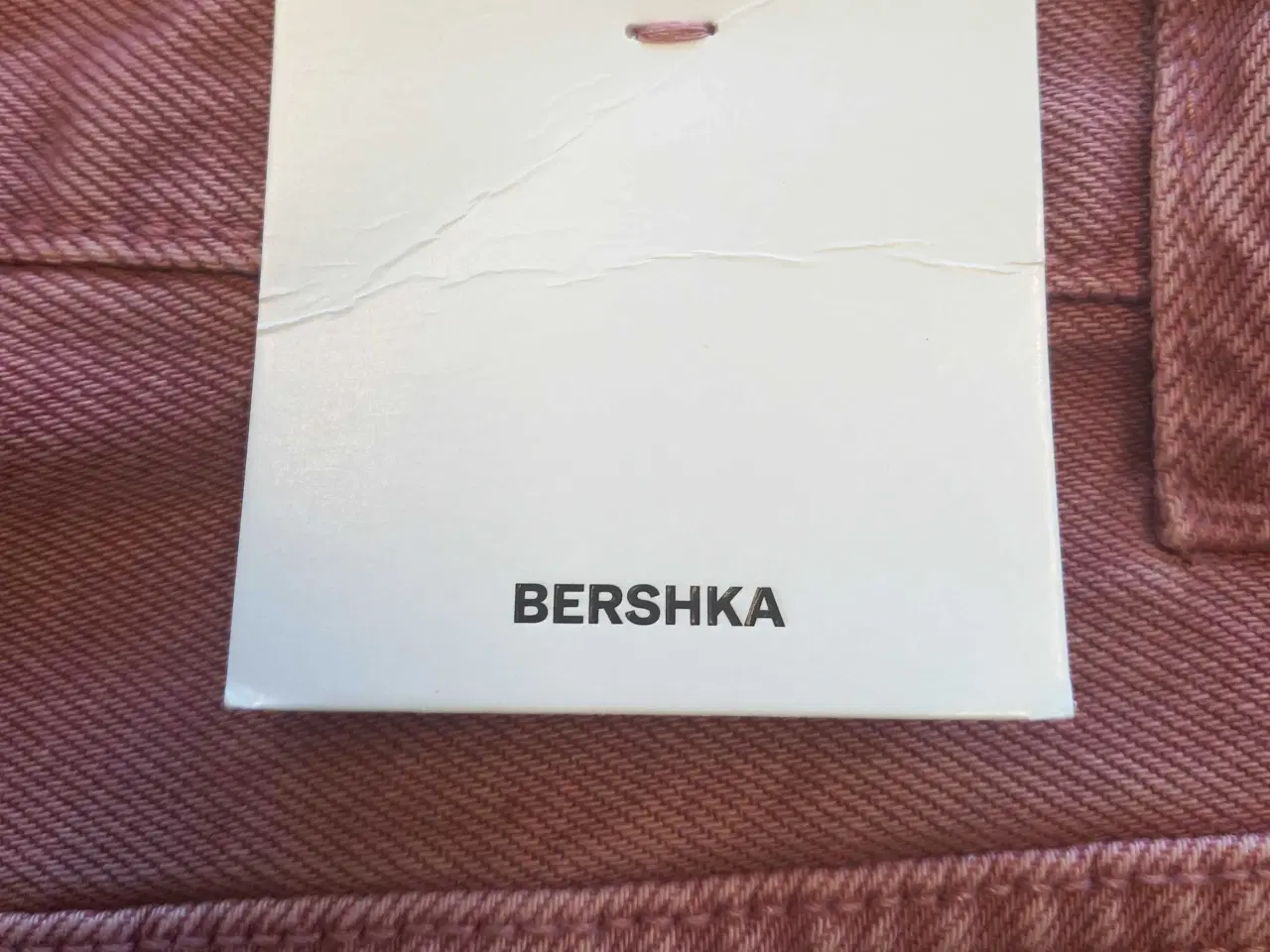 Billede 4 - Bershka rosa shorts, størrelse 40