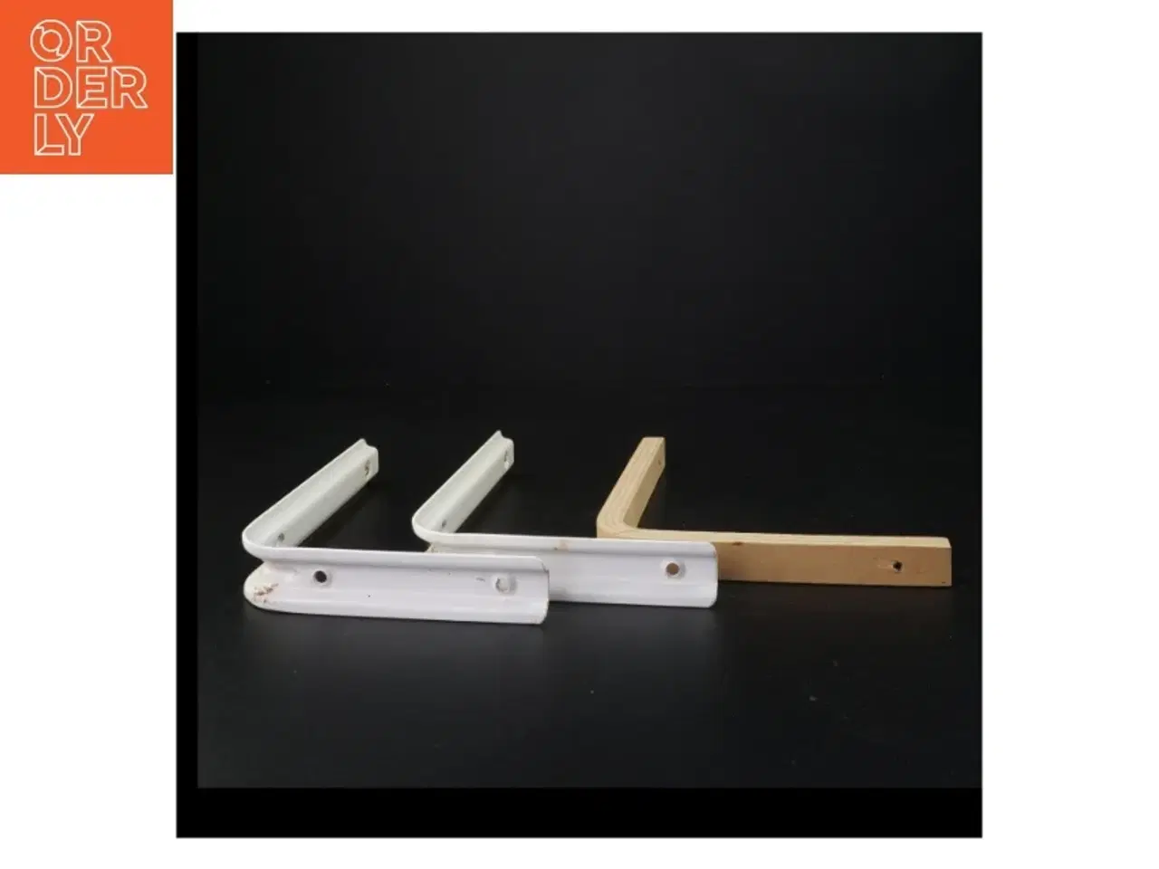 Billede 2 - 3 Hyldeknægte, metal og træ (str. 19 x 15 cm)