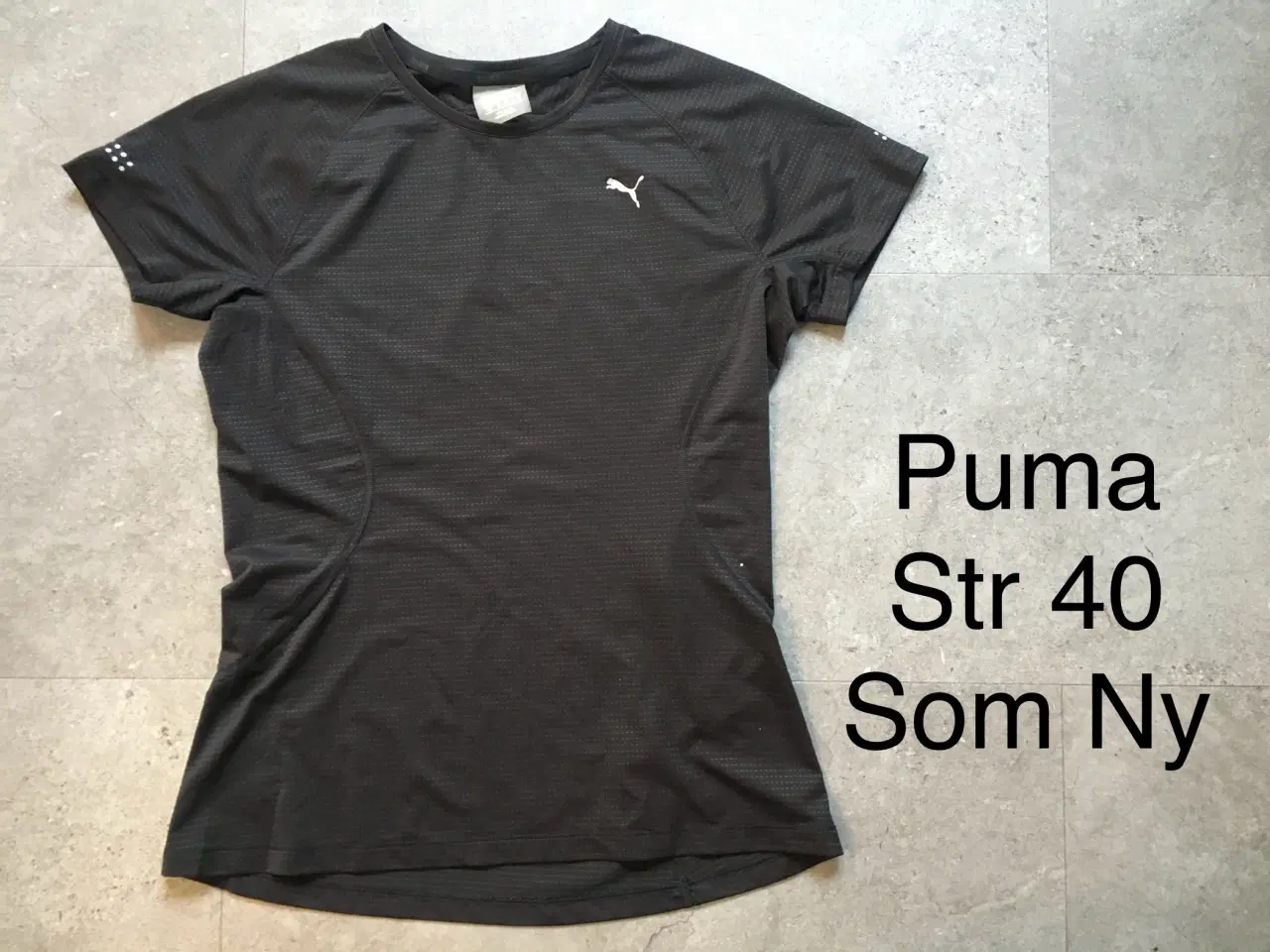 Billede 1 - Str 40 Puma t-shirt. Som ny