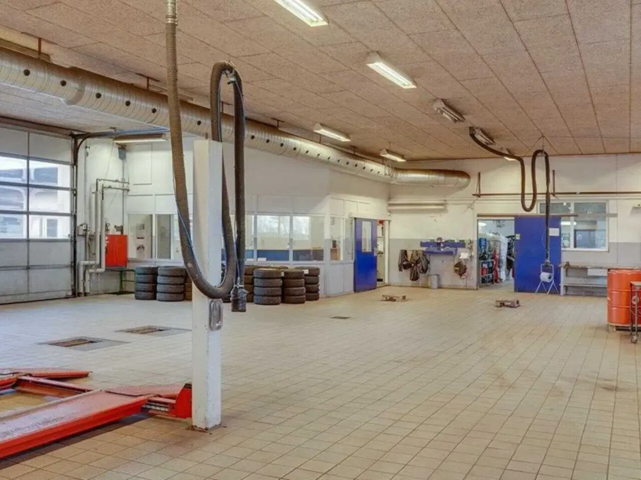 Billede 6 - Velindrettet værksted/lager med autolift i Tørringhuse