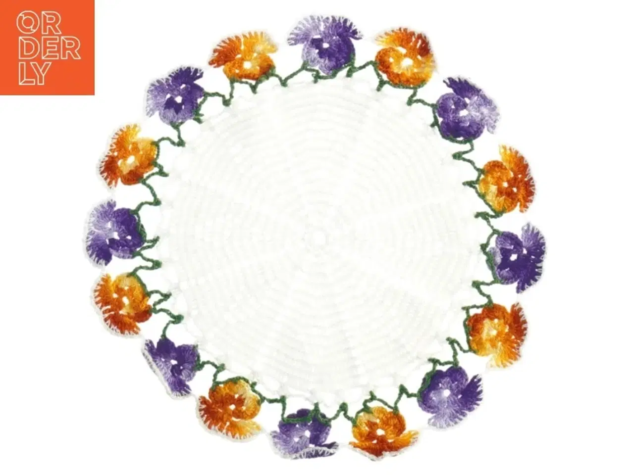 Billede 2 - Hæklet borddug med blomsterkant (str. Ø 17 cm)