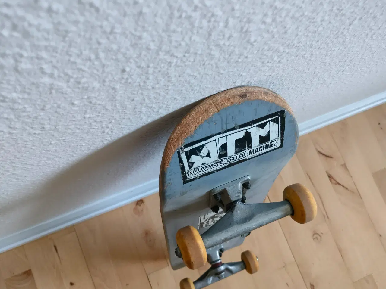Billede 4 - ATM skateboard med Shadow Gullwing trucks 