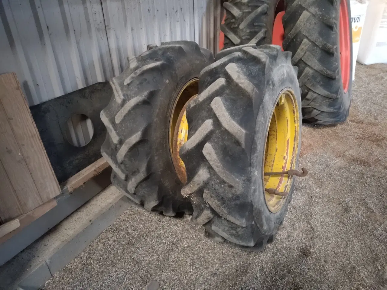 Billede 1 - Tvillinghjul 12.4 R24