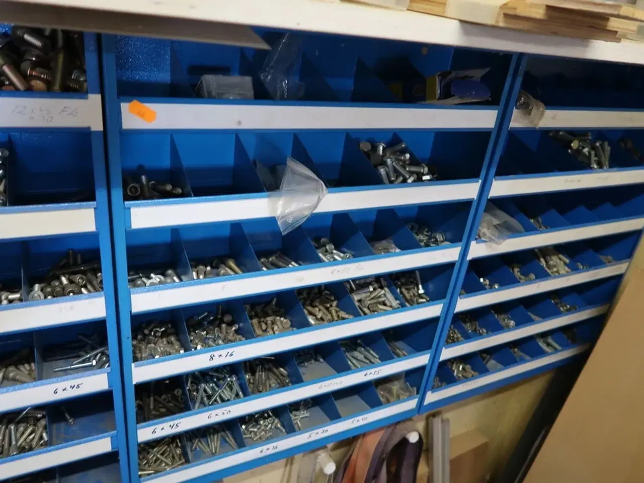 Billede 18 - Div. Skæreklinger, overfræser, værktøj m.m.