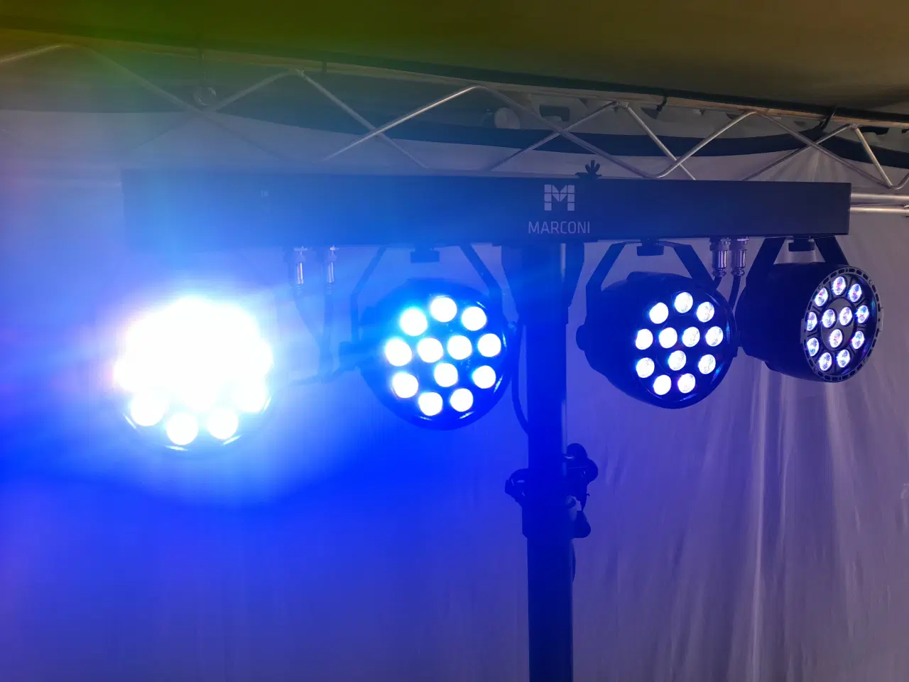 Billede 4 - Udlejning - MARCONI 144 LED RGBW - 4 X 48 LED.