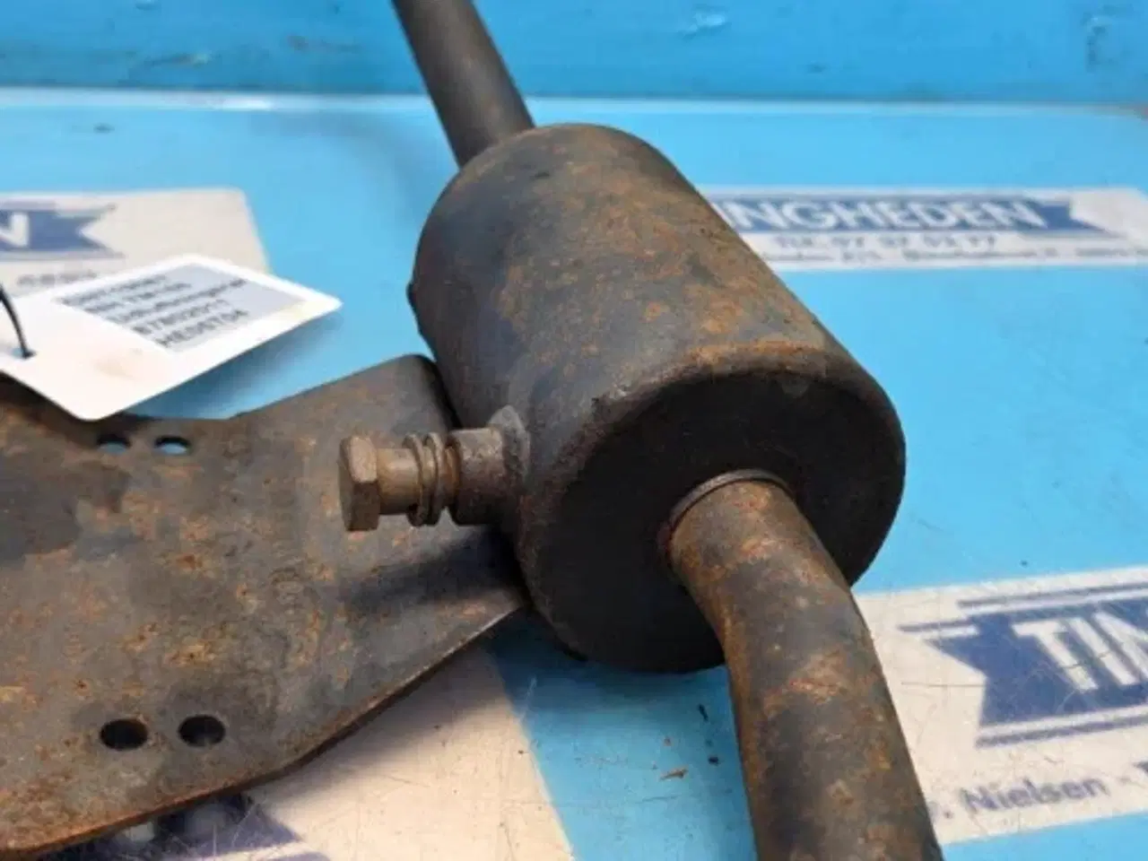 Billede 3 - New Holland TM165 Udluftningsrør 87802011