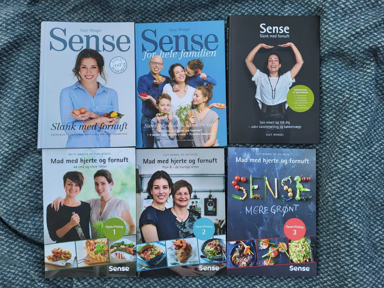 Billede 1 - 6 Sense kogebøger, plus "Syv dage med sense"