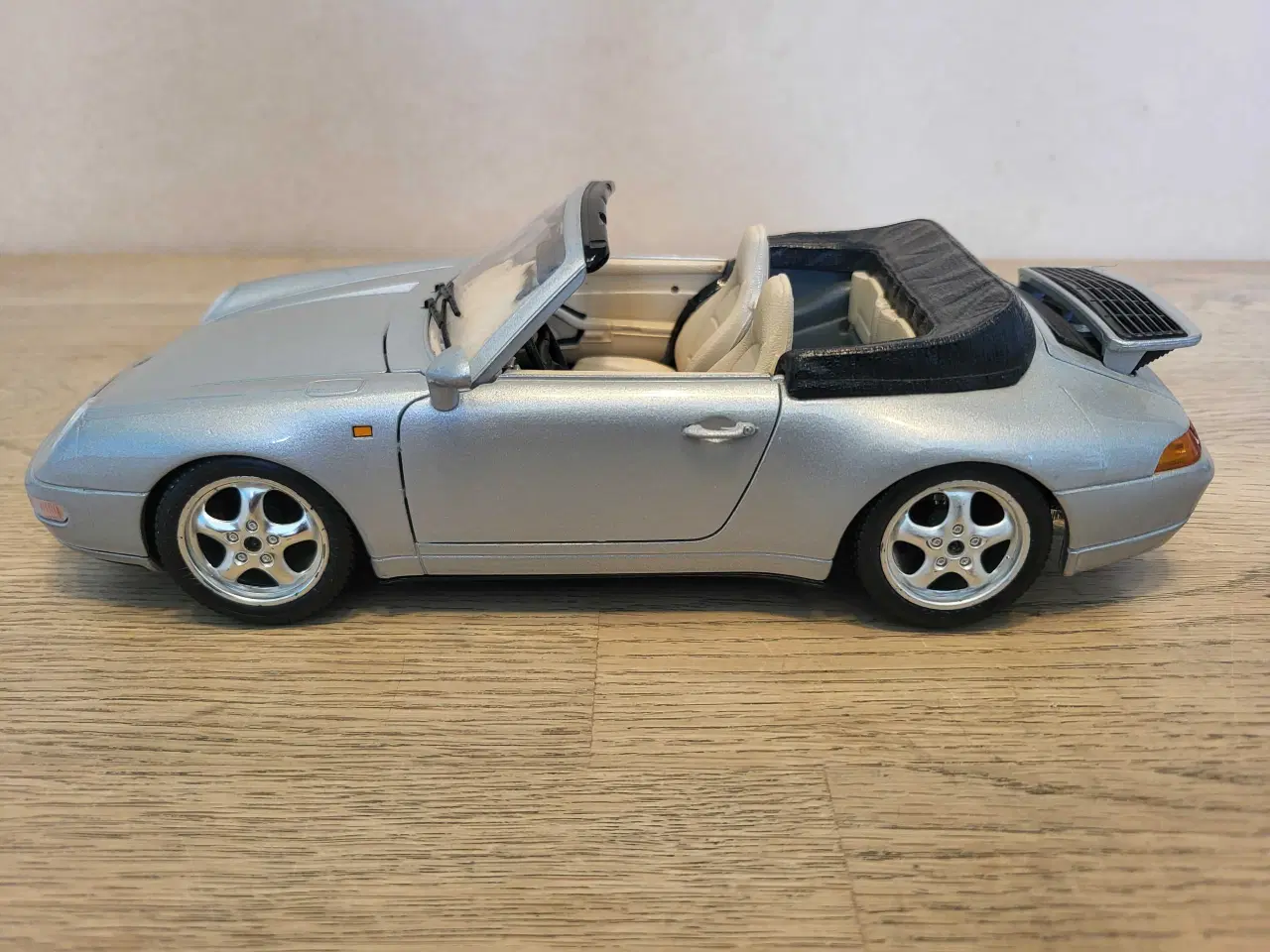 Billede 3 - Modelbil: Porsche 911 Carrera Cabriolet 1993.  Ska